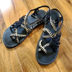 VINES "Islanders" Sandals - See photo/Small (NWOT)